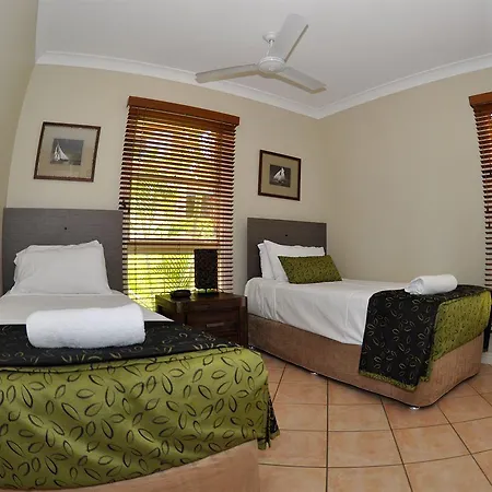 Toscana Village Resort Airlie Beach Exterior photo